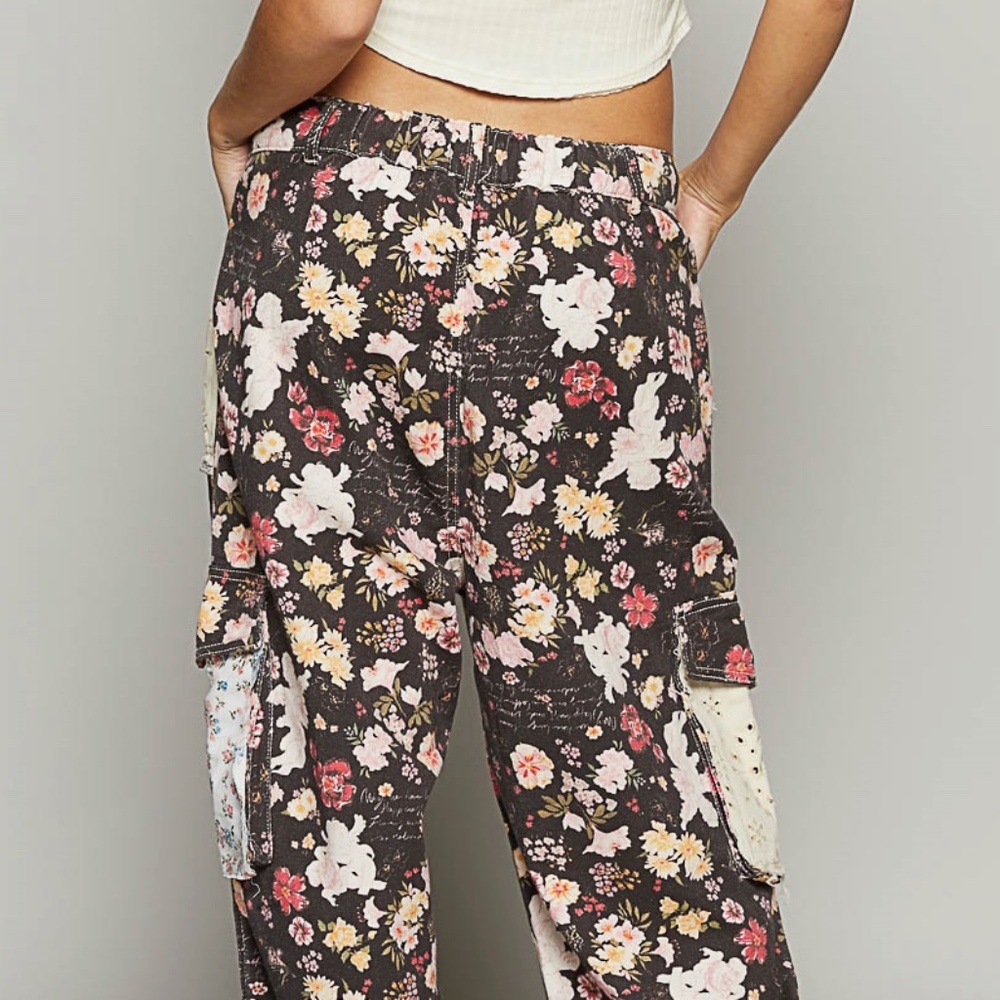 !NWT!! POL Roomy fit CargoPants in Printed Twill,Contrast & Boho Pocket’s Sz Med - Picture 7 of 8